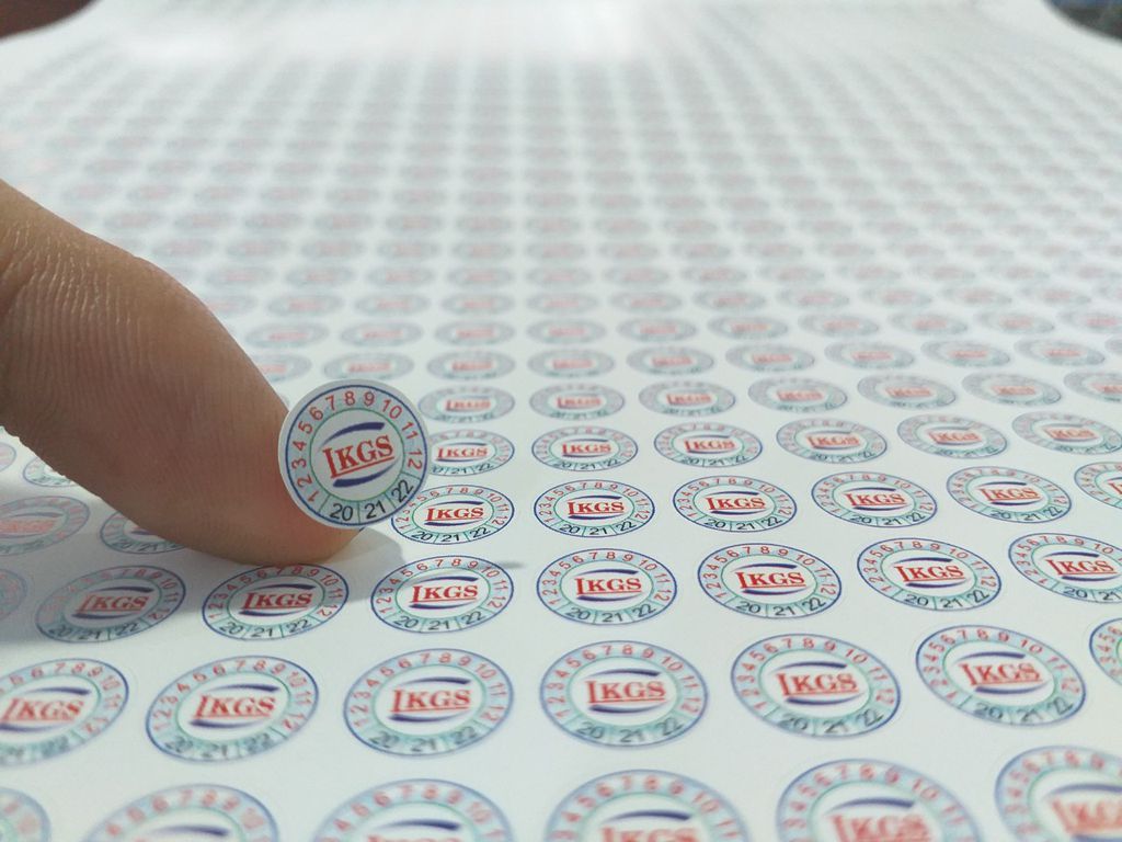 Giá in tem nhãn decal