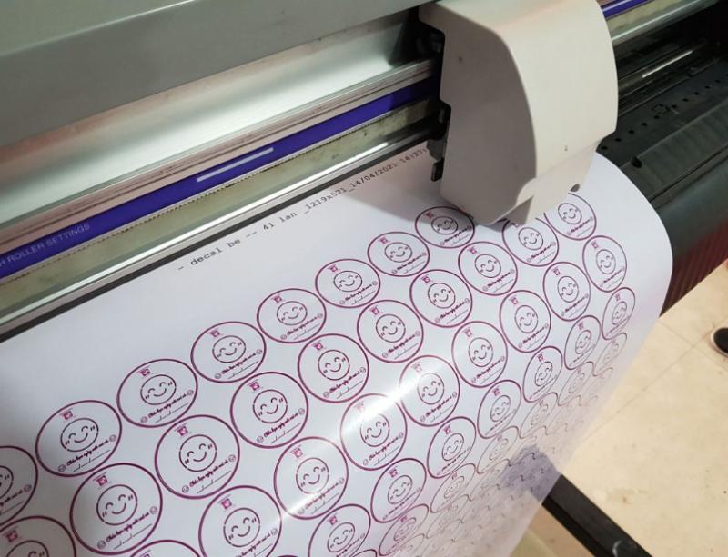 xưởng in decal nhựa