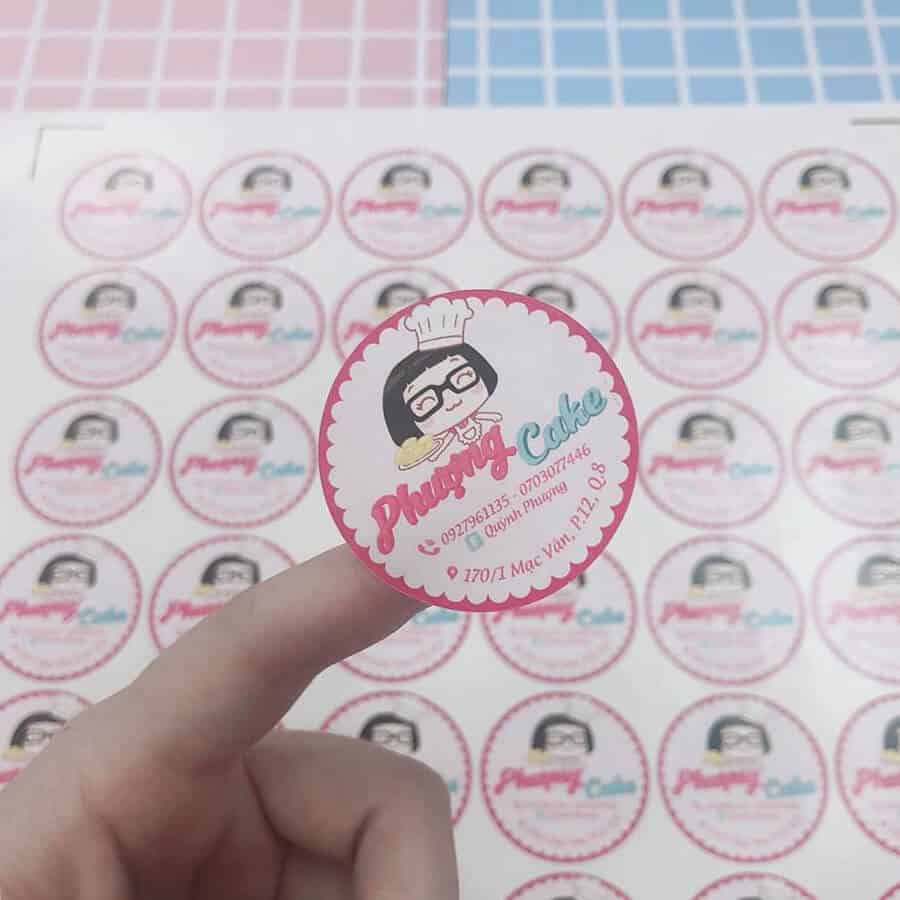 Bế demi trong in tem nhãn decal